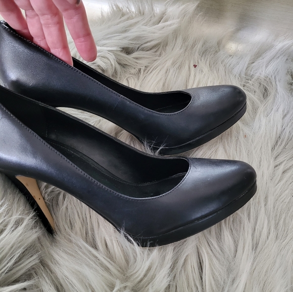 Michael Kors Black & gold high heels, pumps - Picture 2 of 4